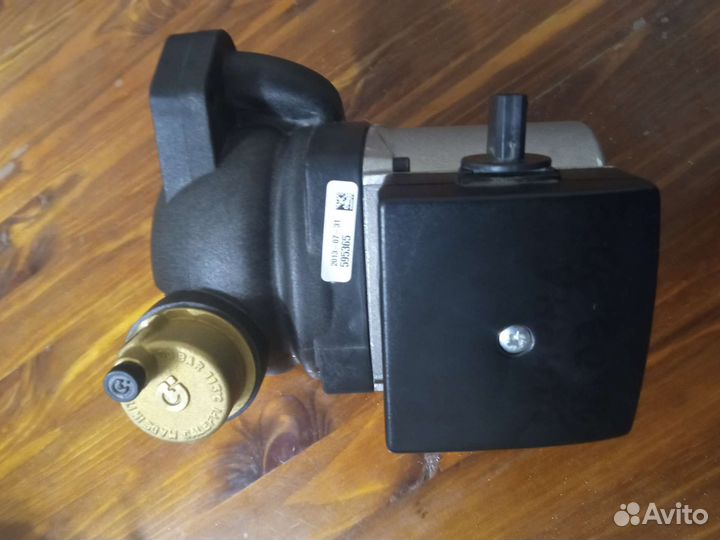 Водяной насос газового котла baxi