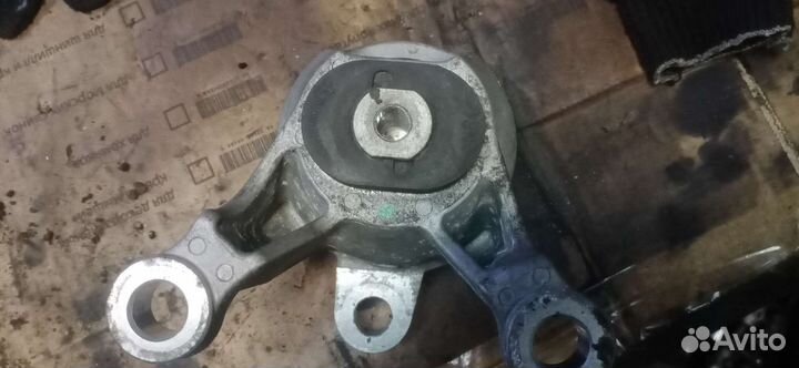 Подушка двигателя, опора Murano Z51 vq35de