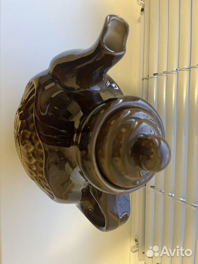 Большой глиняный чайник