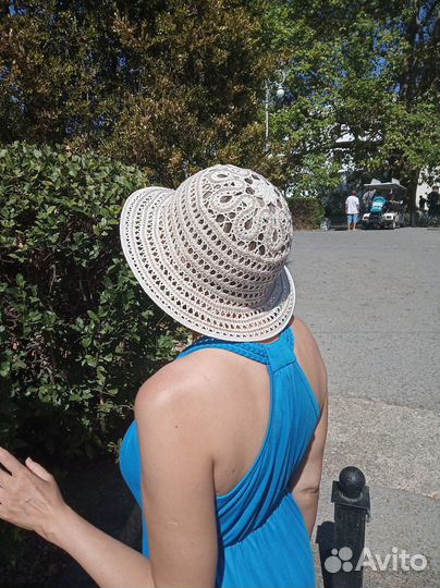 Шляпка. Летняя. Алый. Ручная работа. Крючком