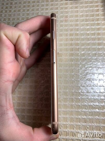 iPhone 8, 64 ГБ