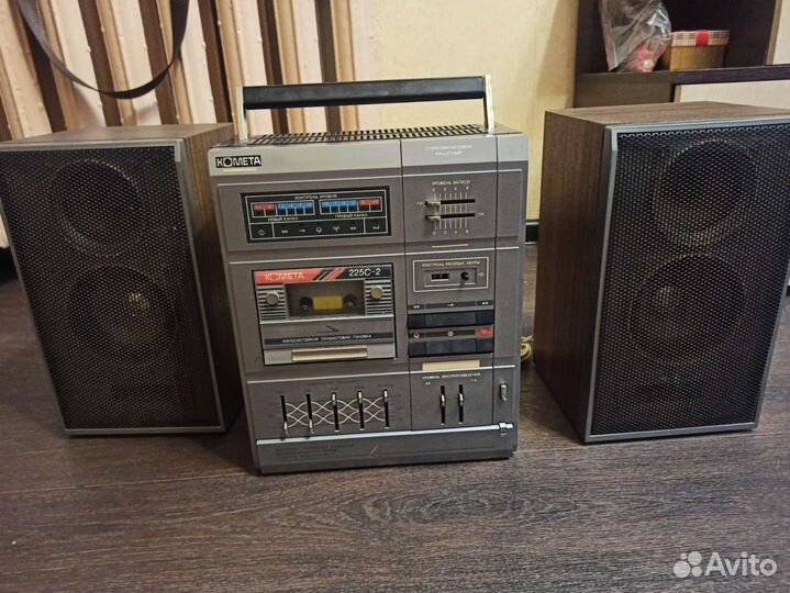 Кассетный магнитофон Комета М-225С-2