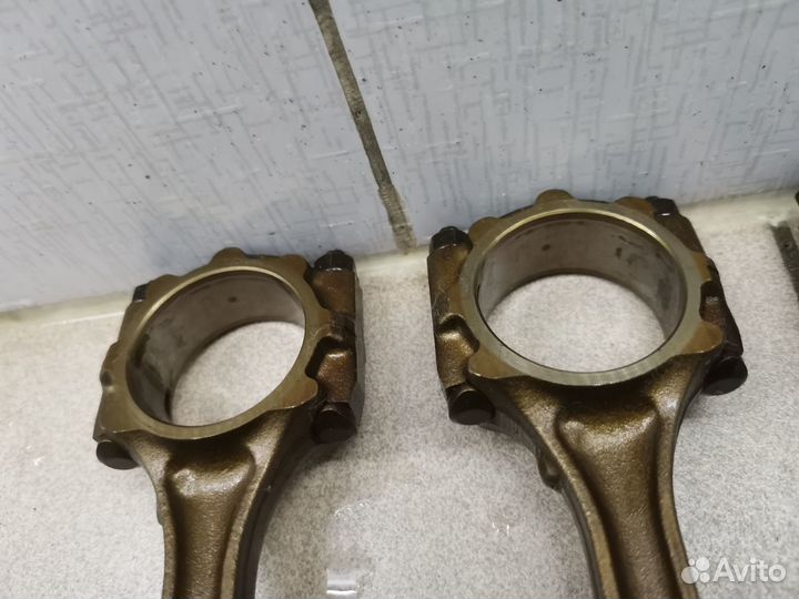 Шатун + поршень Mitsubishi 2,4 4G64