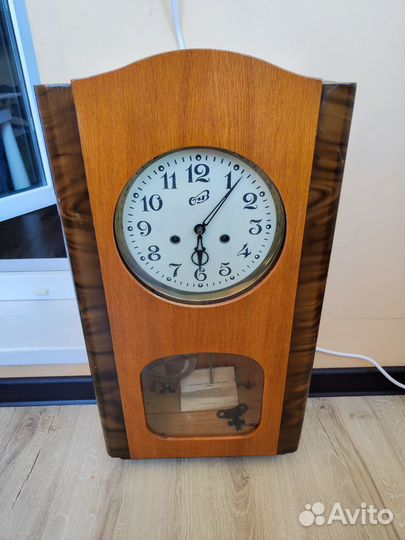 Настенные маятниковые часы с боем очз 1961