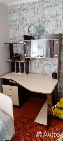 Компьютерный стол