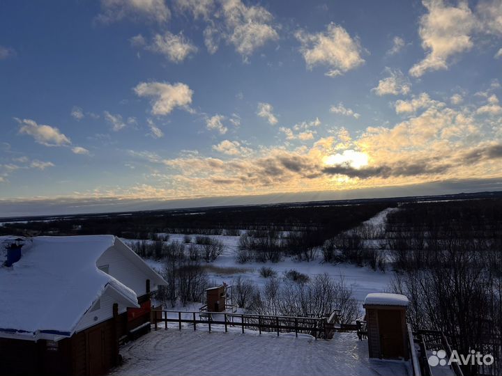 Свой человек/ личный помощник