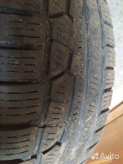 Nokian Tyres WR 215/70 R16 91T