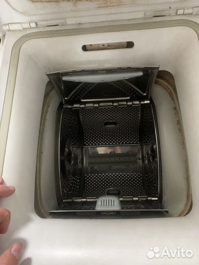 Стиральная машина с вертикальной загрузкой