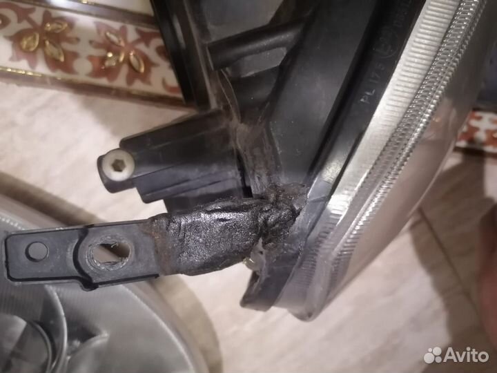 Фара правая на приору, и стоп фонарь задний левый