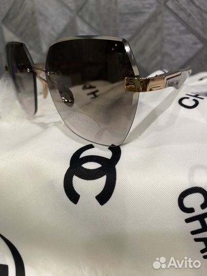 Солнцезащитные очки prada