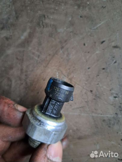 Датчик давления масла Cadillac SRX