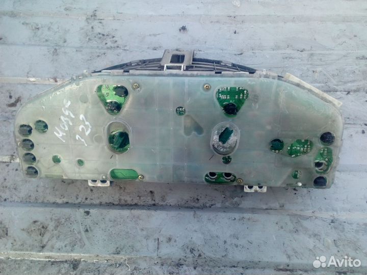 Щиток приборов Mazda 323