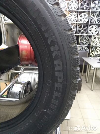 Nokian Tyres Hakkapeliitta 4 215/60 R16 95T