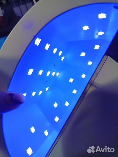 Лампа для сушки ногтей