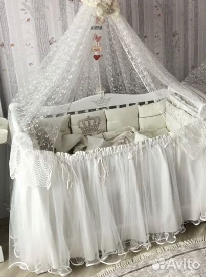 Комплект в детскую кроватку, юбка и балдахин