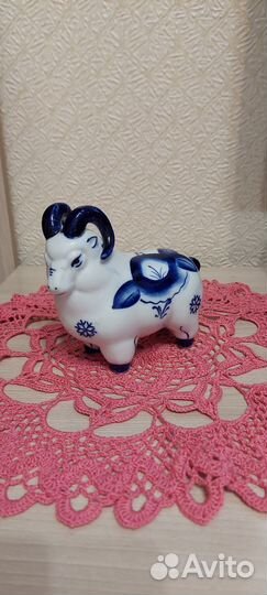 Фарфоровые фигурки гжель