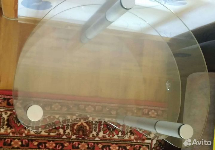 Стеклянная тумба под тв