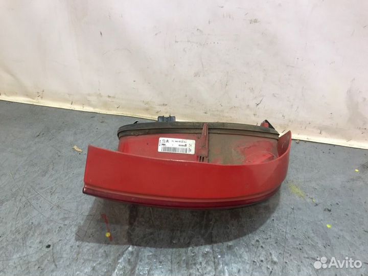 Фонарь задний правый Citroen Xsara Picasso