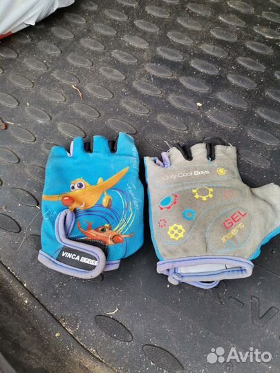 Защита для роликов и перчатки в подарок