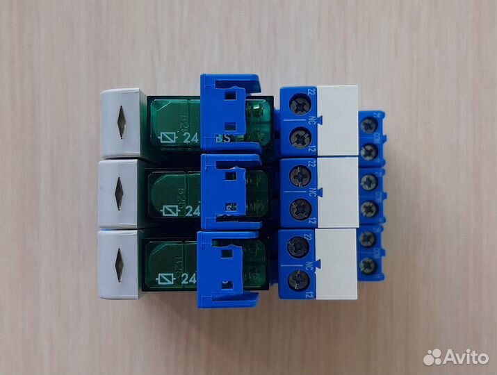 Реле finder бистабильное (импульсное)