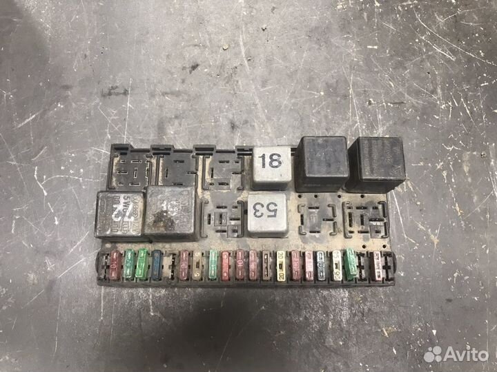 Блок предохранителей Volkswagen B3 Golf 3. Jetta