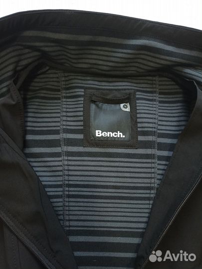 Женская куртка софтшелл чёрная Bench 44 S M