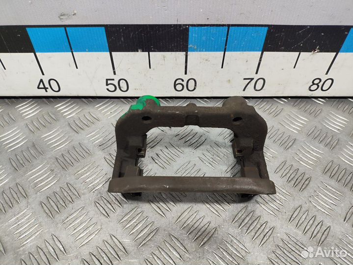 Б/У Скоба суппорта заднего Mercedes#001