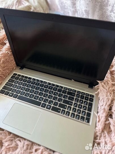 Vivobook 15 asus laptop x540u