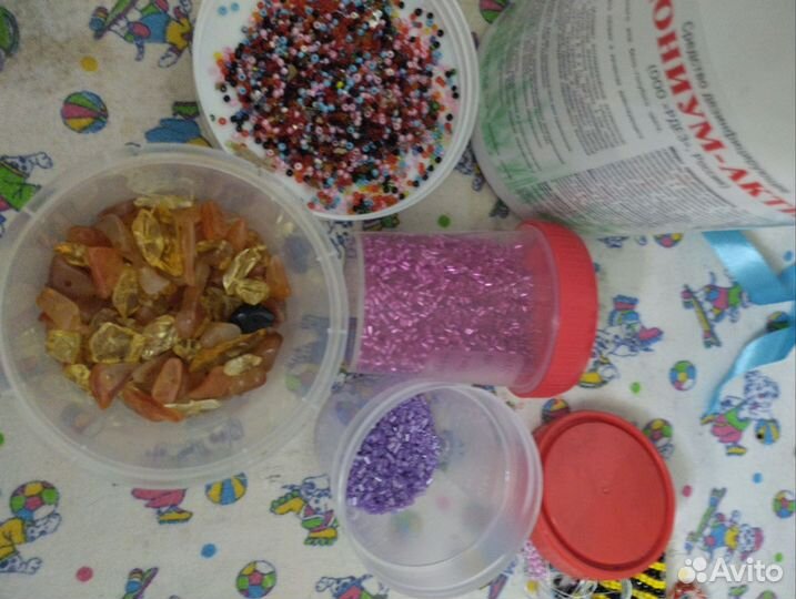 Стеклярус, бисер