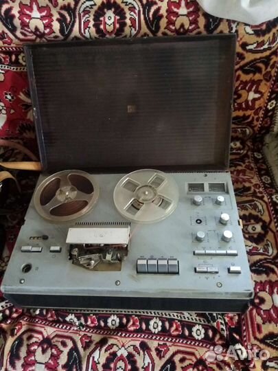 Катушечный магнитофон elfa