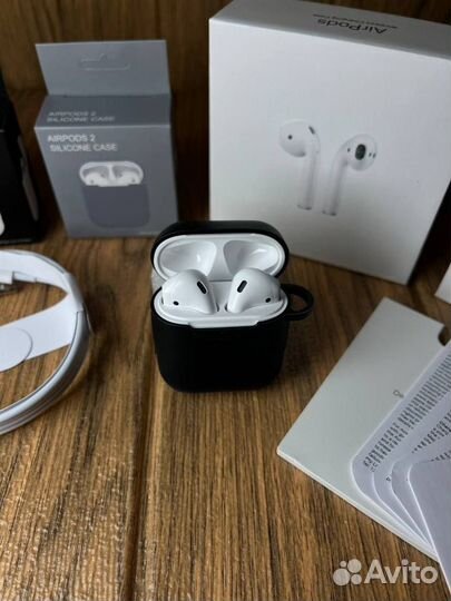 Airpods 2 Platinum Edition