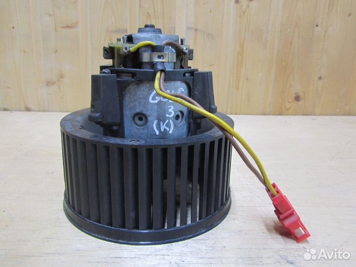 Моторчик отопителя печки Volkswagen Golf 3