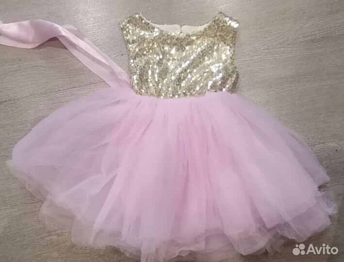 Платье нарядное