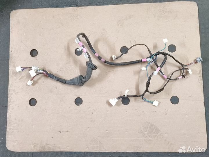 Проводка передней правой двери Toyota RAV4 3