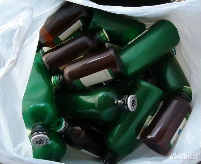 Бутылки пластиковые с крышкой и пробкой