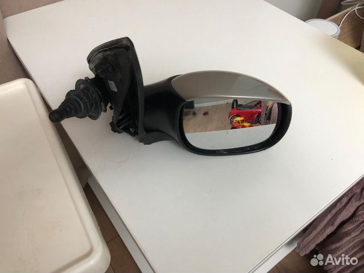 Зеркало заднего вида