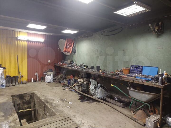 Гараж, > 30 м²