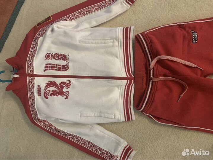 Костюм спортивный