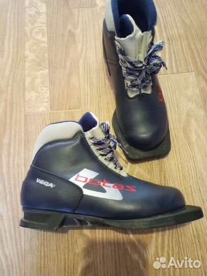 Лыжные ботинки botas vega 34