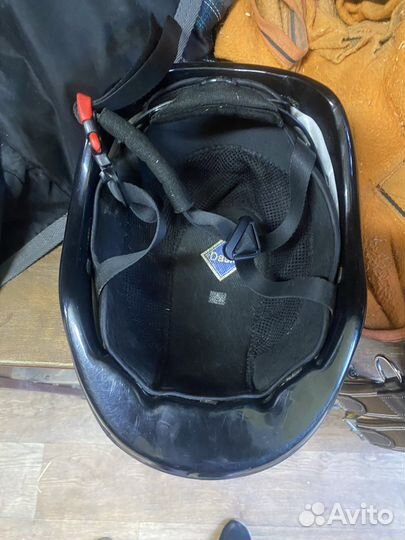 Подпруга и шлем