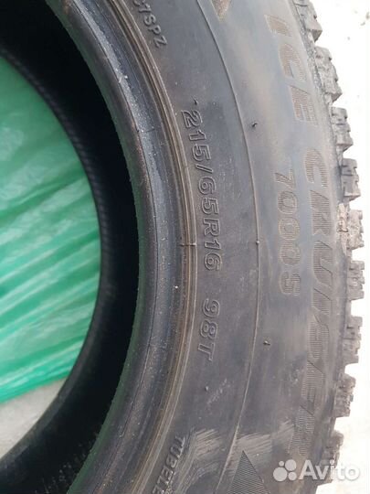 Bridgestone Ice Cruiser 7000S 215/65 R16 98