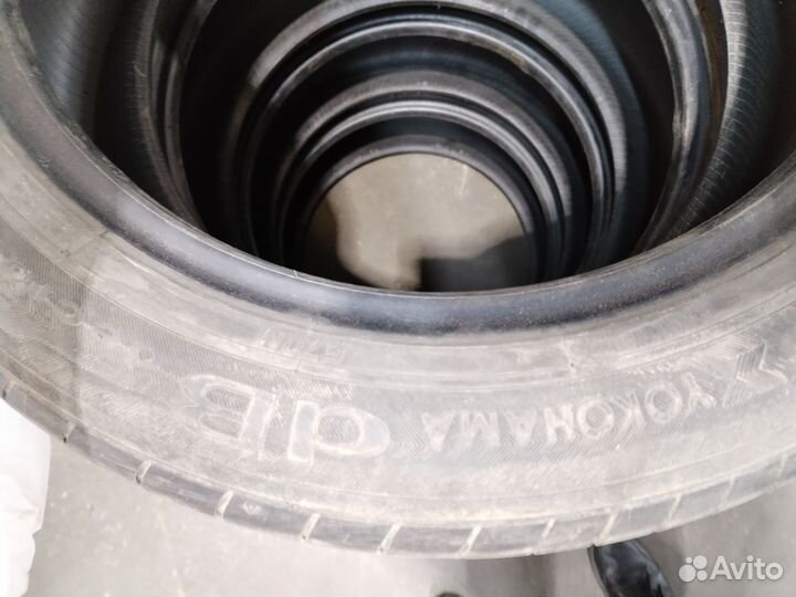 Yokohama dB Decibel E70N 215/55 R17 94V