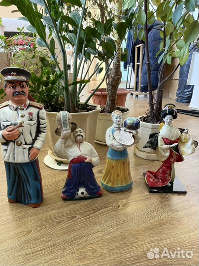 Генералисимус Сталин и его компания