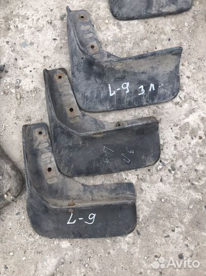 Лансер 9 брызговик левый правый