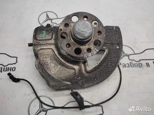 Кулак поворотный передний правый w218 CLS-class