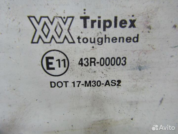 Стекло кузовное в середине кузова Лев. Форд