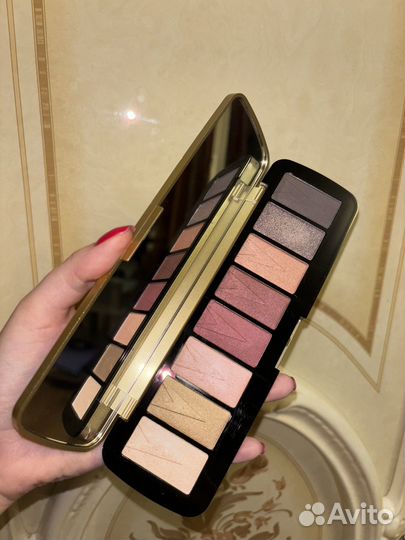 Палетка теней revolution