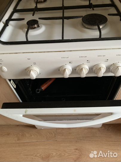 Газовая плита б/у Indesit, 4 конфорки