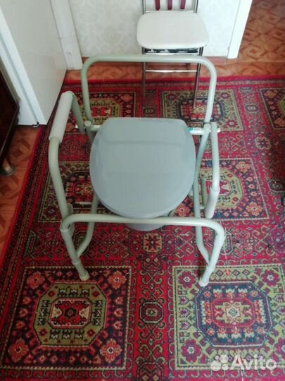 Туалетный стул
