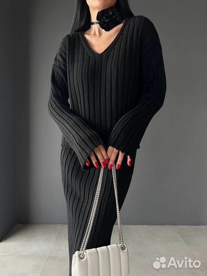 Костюм женский теплый вязаный